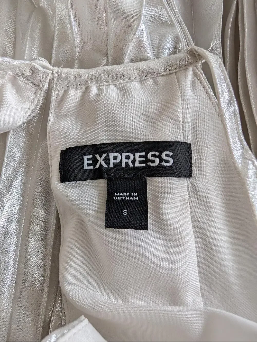 Express Silver Shimmer Halter Pleated Maxi Dress Size Small NWT Metallic - Picture 4 of 5